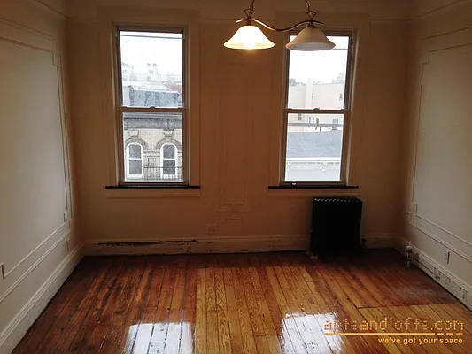 Rented by aptsandlofts.com | media 26