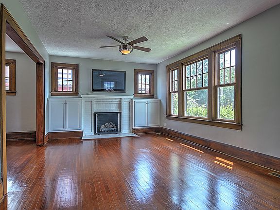 3rd image of 1125 Euclid Ave