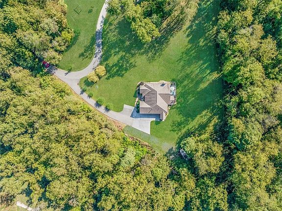 5th image of 101 Bickerton Ln