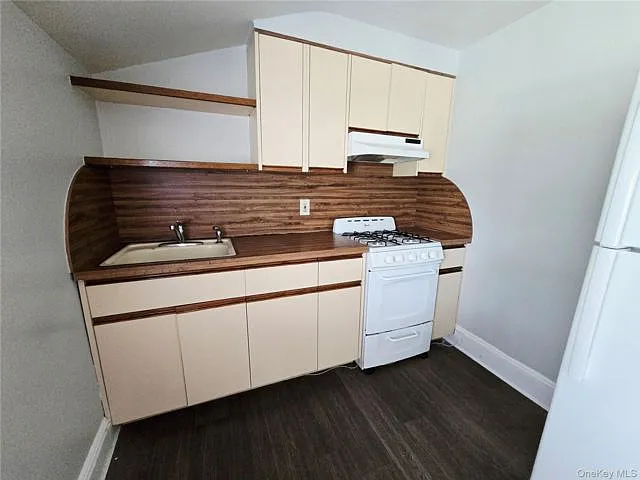 1 bed, 1.0 bath, 1588 sqft, $2,600 — Photo 3