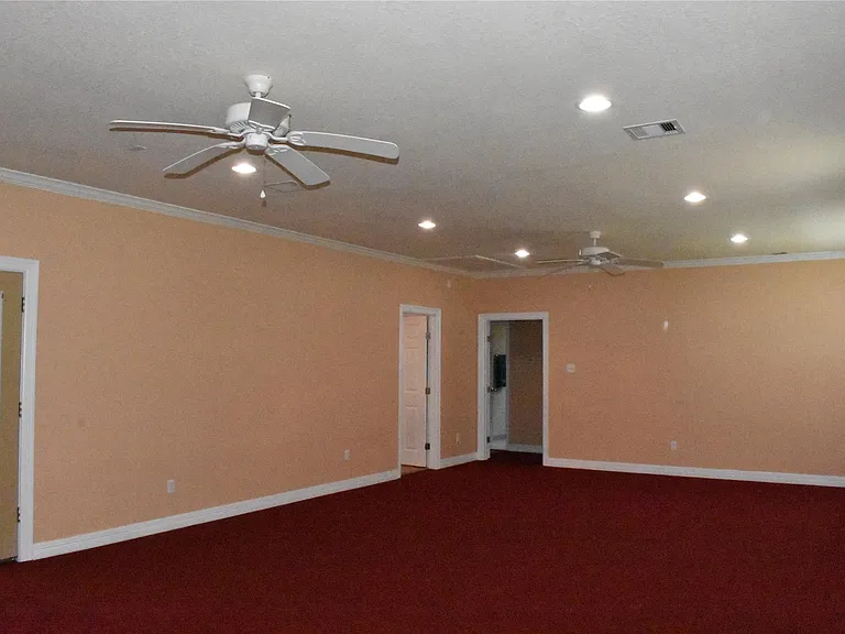 8535 Parkette Dr — Photo 7