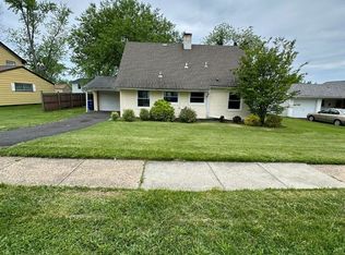 51 Peacock Ln, Willingboro, NJ 08046