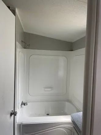 3 bed, 1216 sqft, $1,350 — Photo 3
