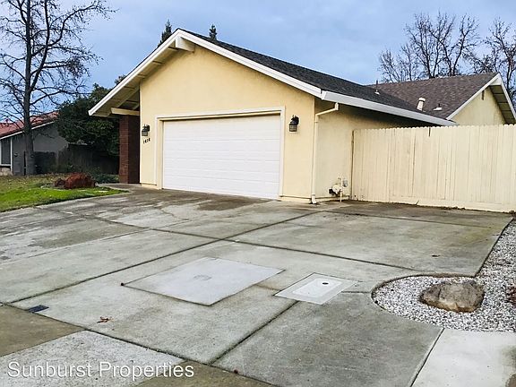 3rd image of 1414 Vista Creek Dr
