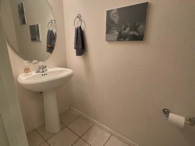 2874 Victoria Ave — Photo 5