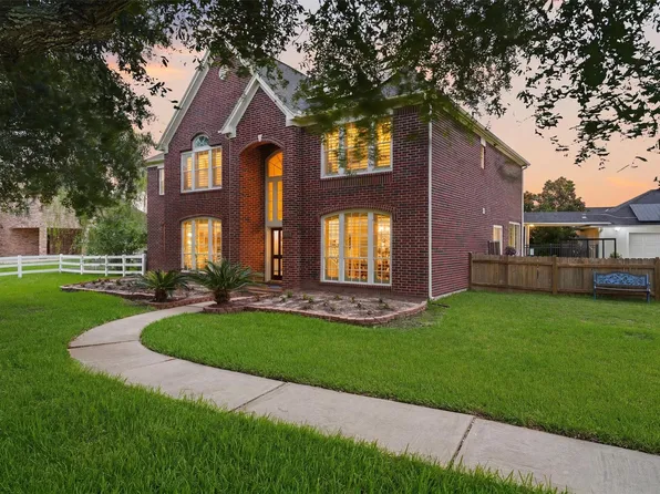 5903 Waterwalk Ct, Richmond, TX 77469