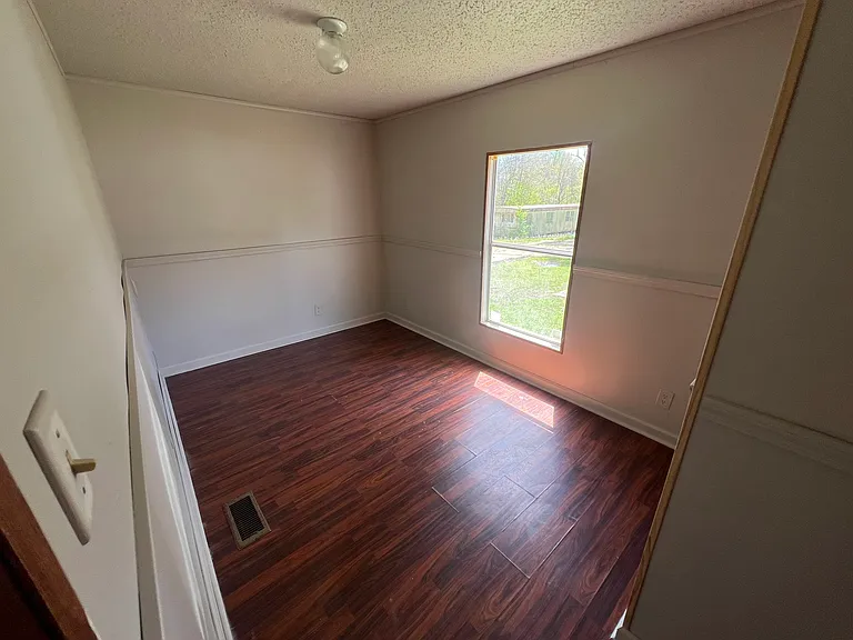 213 Courtney Ln #7 — Photo 4