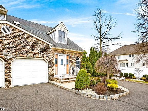 3rd image of 675 Raritan Rd #19