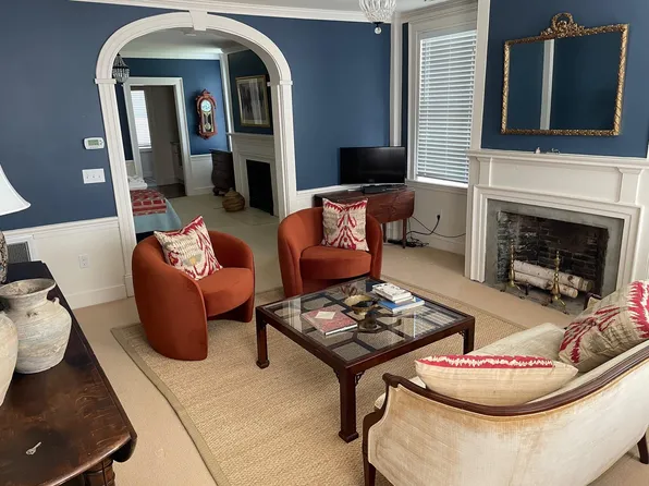 366 Hope St Unit 4, Bristol, RI 02809