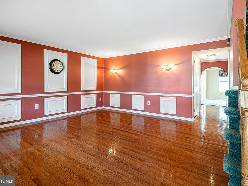 21 Tree Bark Ln, Holland, PA 18966 | Zillow