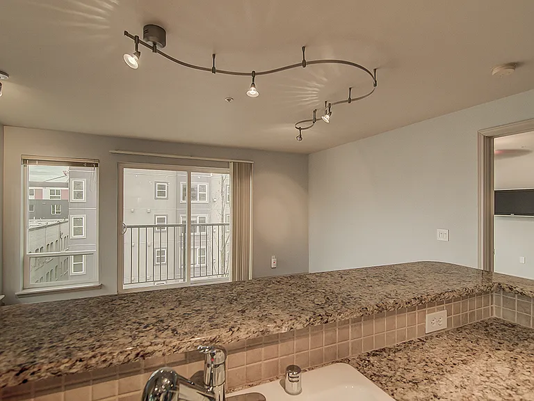 323 Queen Anne Ave N #712 — Photo 24