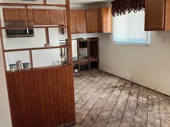 2806 Palomas Dr NE, Albuquerque, NM 87110