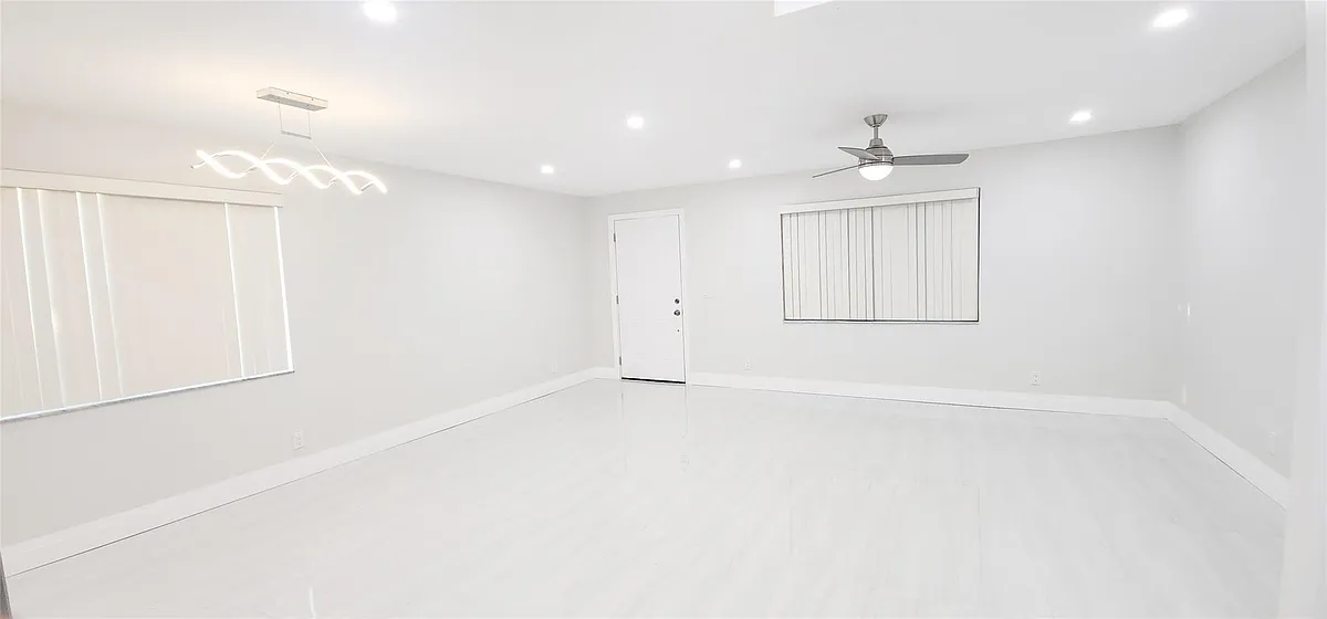 Building Photo - 343 Normandy Ln #343
