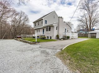 9 F St, Reading, MA 01867