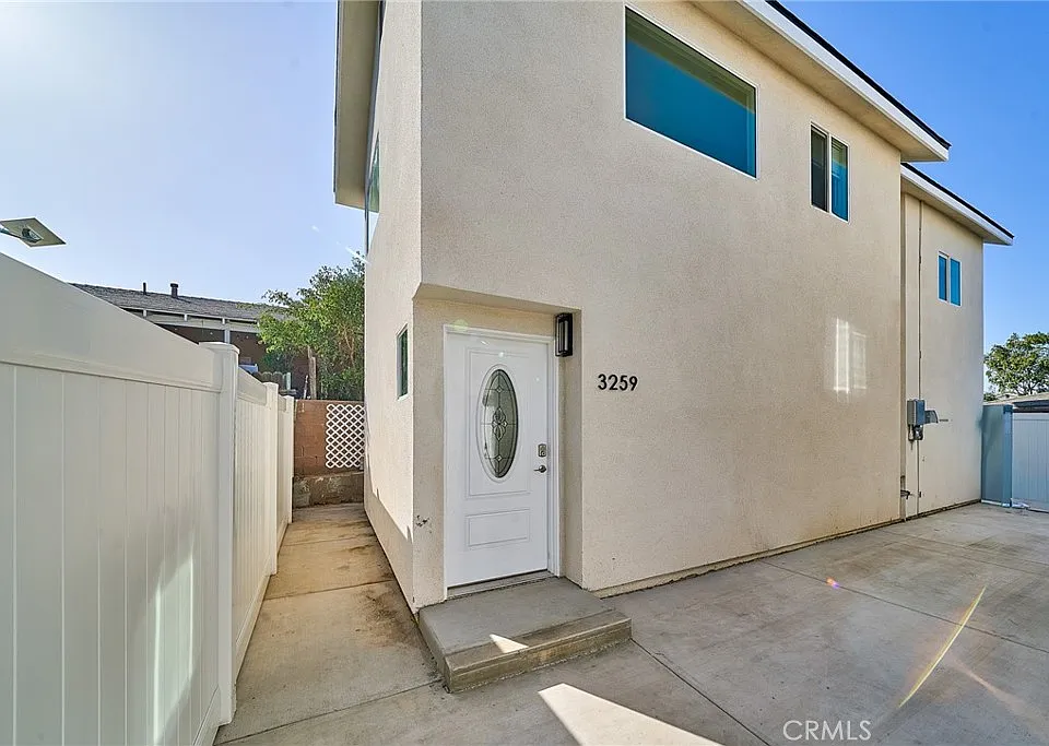 3259 Evelyn Ave