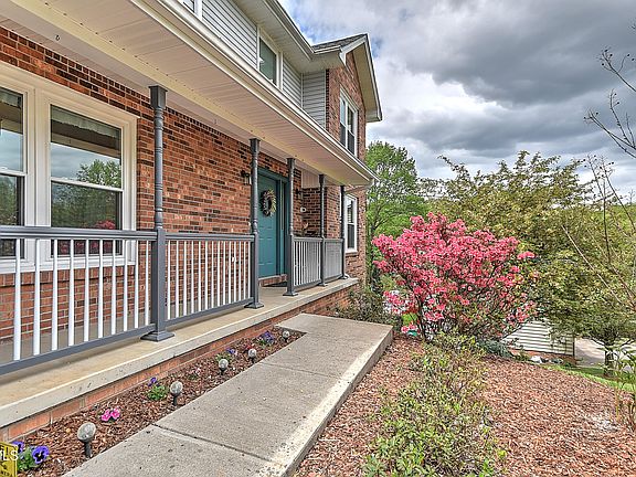 4th image of 308 Appleberry Cir