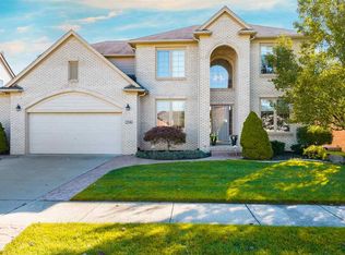 21346 Whitman Dr, Macomb, MI 48044