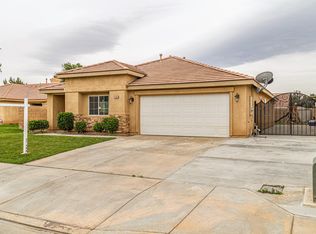 546 Koufax Dr, Lancaster, CA 93535
