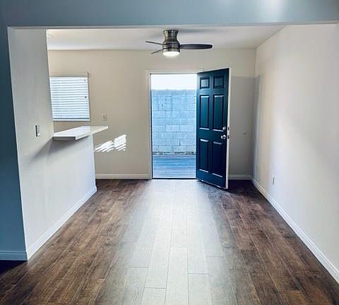 Kitchen Nook & Door to Back Patio
