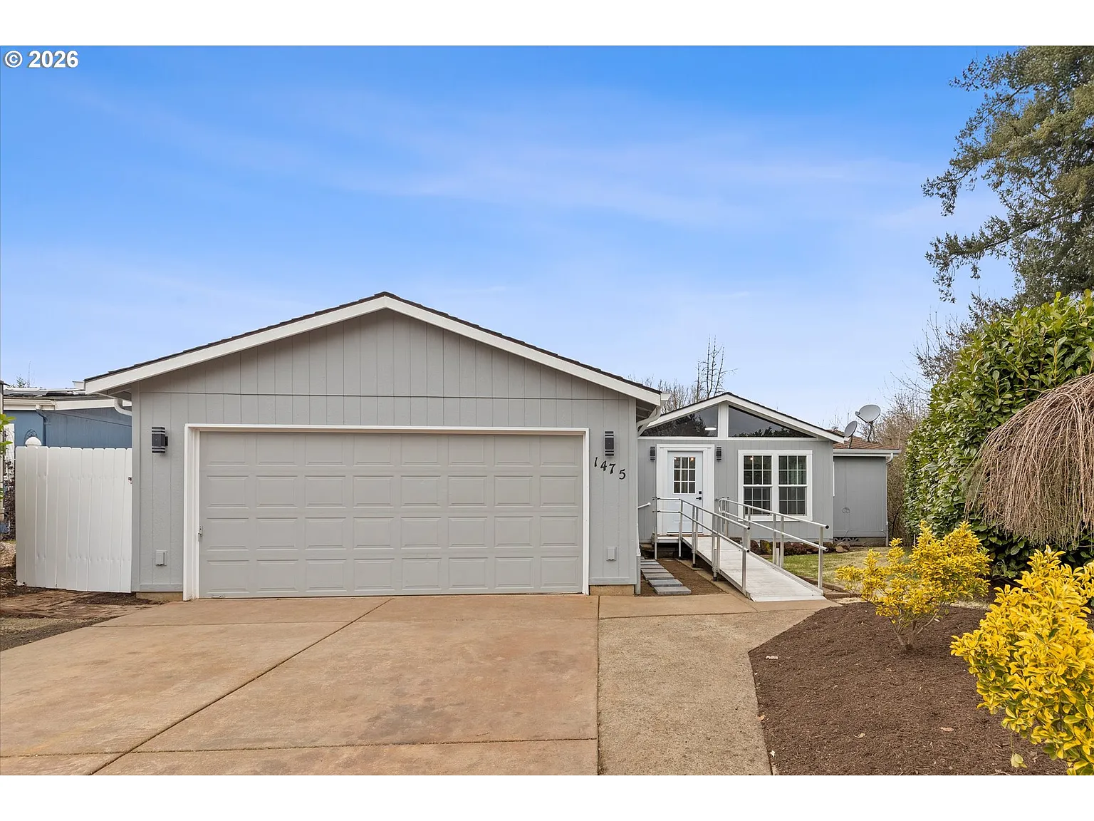 1475 Abbey Ln photo 1