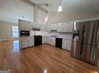 230 New Oak Ridge Trl, Fayetteville, GA 30214