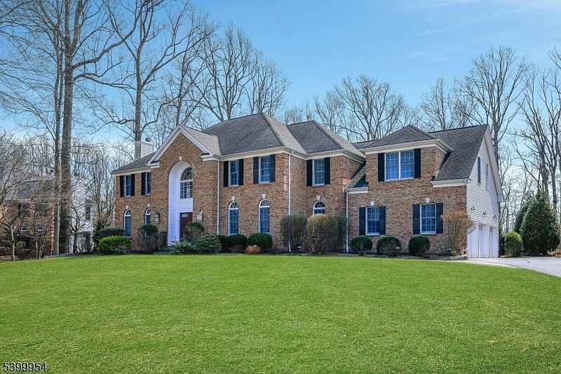 1st image of 18 Shadowbrook Way