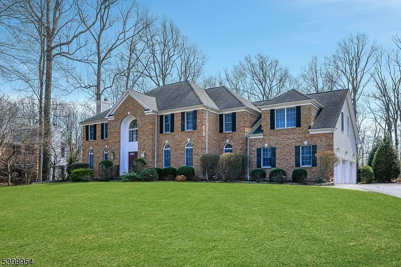 18 Shadowbrook Way photo 1