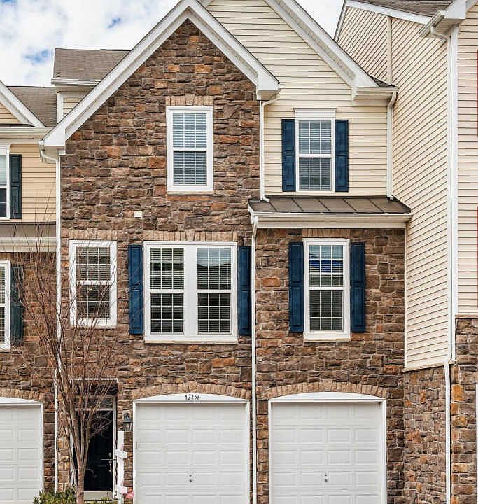 1st image of 42456 Great Heron Sq