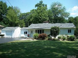 44 Engelke Ave, Huntington Station, NY 11746