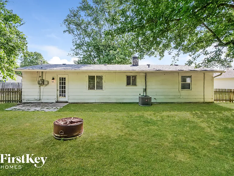 4315 Standish Dr — Photo 14