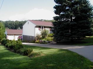 134 7th Street Ext, Trafford, PA 15085