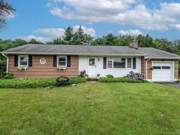 11 Dana Road, Danbury, CT 06811