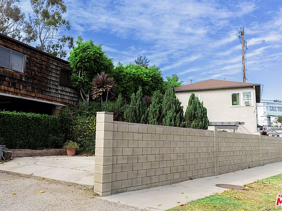 4th image of 2499 S Barrington Ave