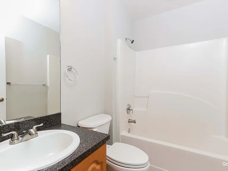 459 SW Laconic Ave — Photo 10