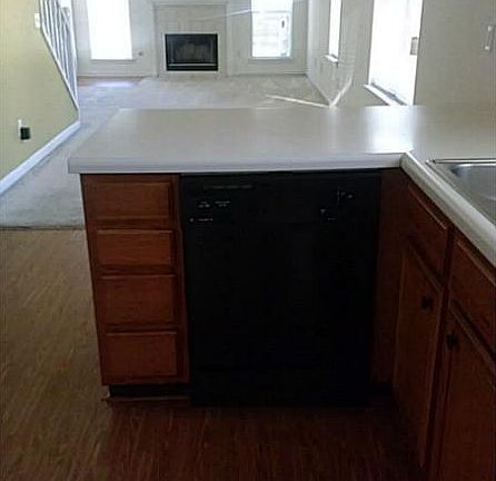 4th image of 1190 Foxwood Dr