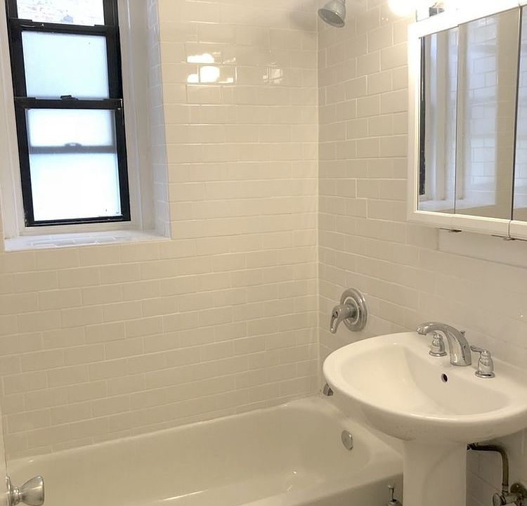 2nd image of 4323 40th St #1/F