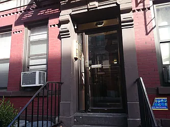 423 West 45th Street in Hell&#39;s Kitchen