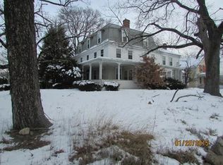 3 Oak St, Uxbridge, MA 01569