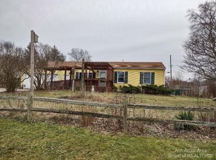 1063 Cranbrook Rd, Jackson, MI 49201