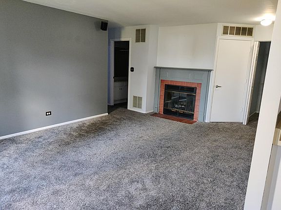3rd image of 710 Crescent Ct #D