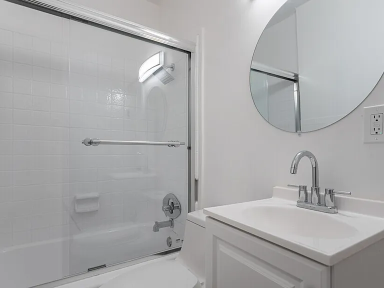 150 South Apartments — Photo 10