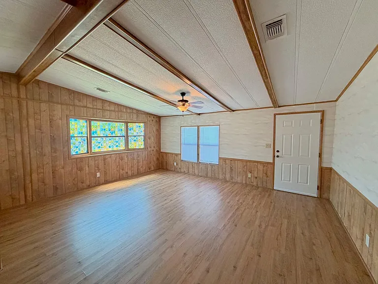 7633 Plumwood Dr — Photo 2