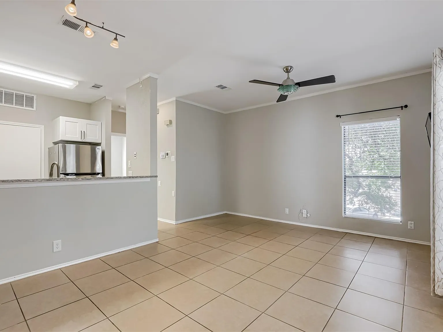 1 bed, 1.0 bath, 579 sqft, $1,500 — Photo 4