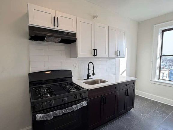 2nd image of 80 Telford St #101