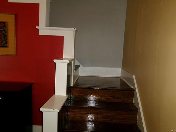 4th image of 279 W Main St
