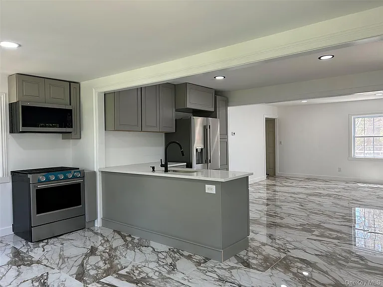 346 Meadow Ave — Photo 7