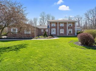 41 Brookwood Dr, Oswego, NY 13126