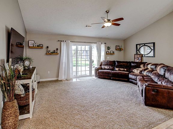 5th image of 795 S Melchoir Dr W