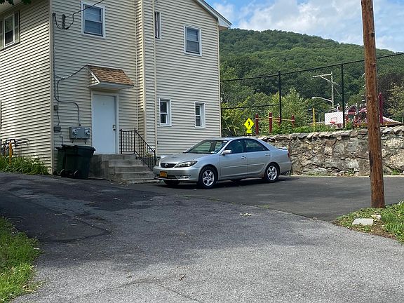 2nd image of 36 Mountain Ave Unit 2