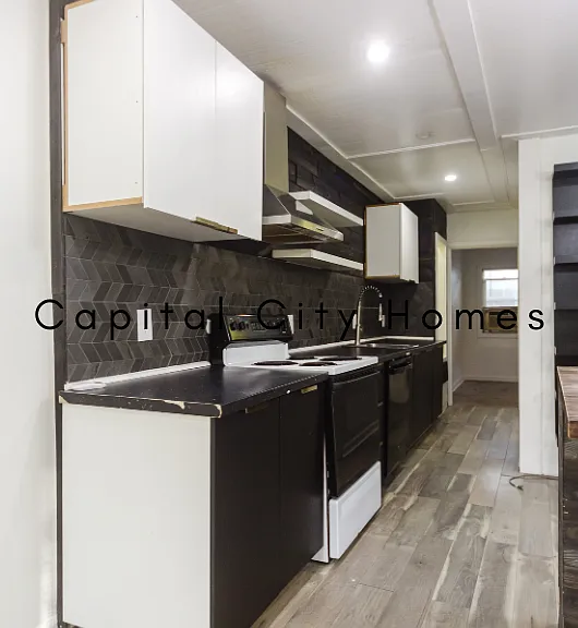 2861 Brookside Ave — Photo 4